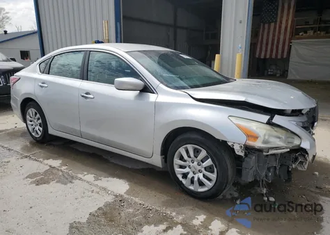 2015 Nissan Altima 2.5 из США, поврежденный, VIN 1N4AL3AP5FN901469